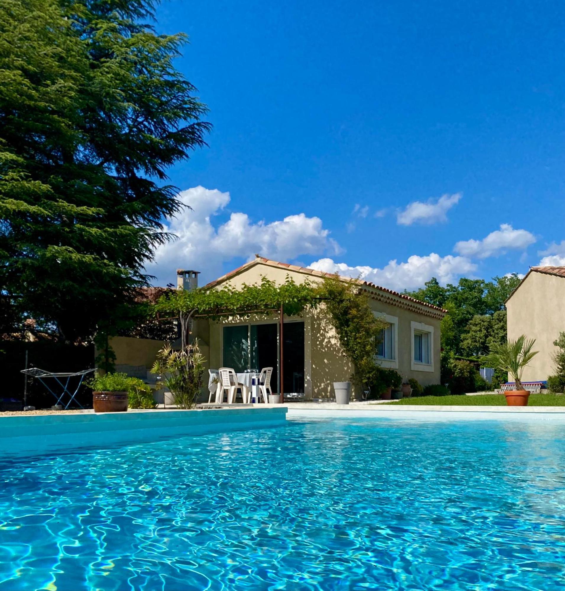 La Petite Maison Robion en Luberon Стая снимка