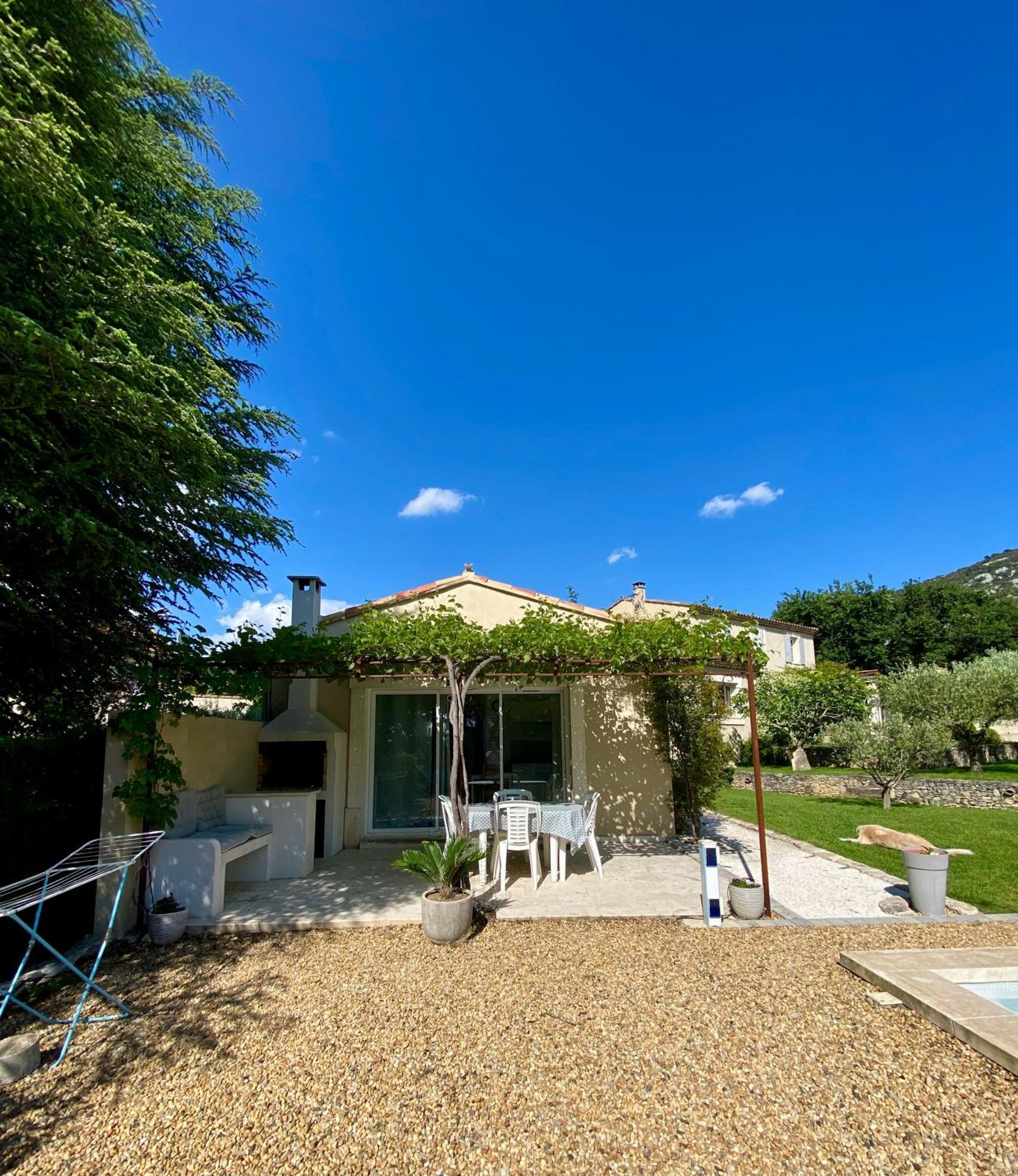 La Petite Maison Robion en Luberon Стая снимка